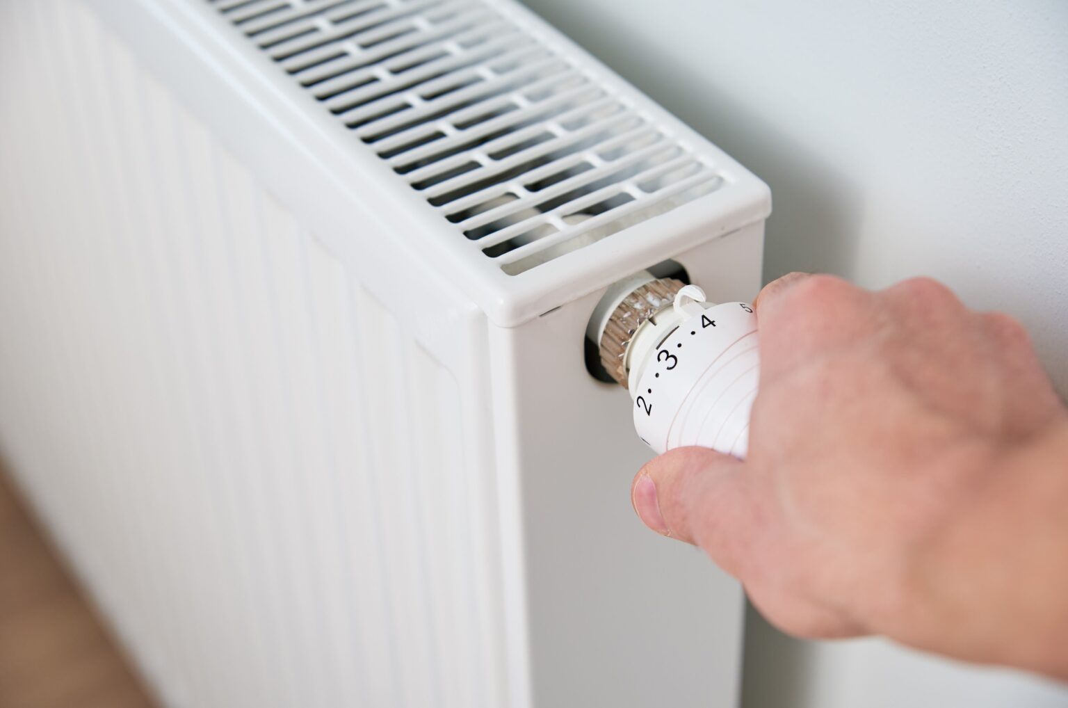 Sistema de climatización eficiente mediante fancoils y aerotermia instalada por empresa homologada It On
